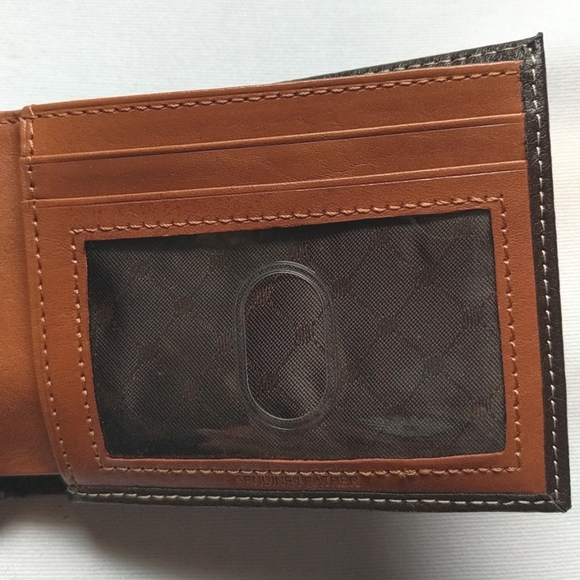 Perry Ellis Brown Pebbled Folding Wallet. - Picture 5 of 8